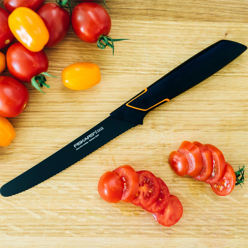 Cutit pentru tomate, Fiskars, Edge, lama inoxidabila, 13.3 cm