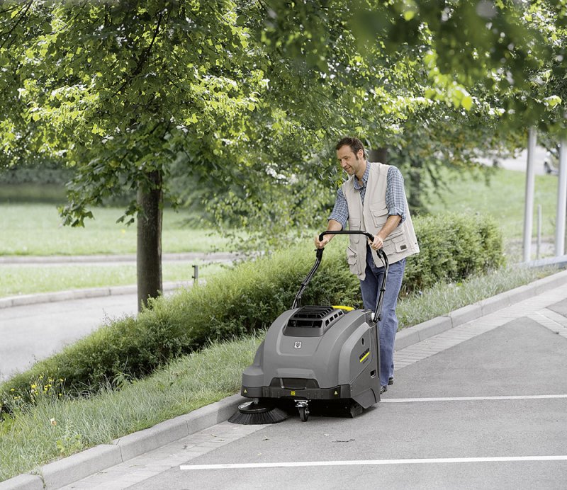 Masina de maturat-aspirat cu motor termic KM 75/40 W G Facelift, autotractare