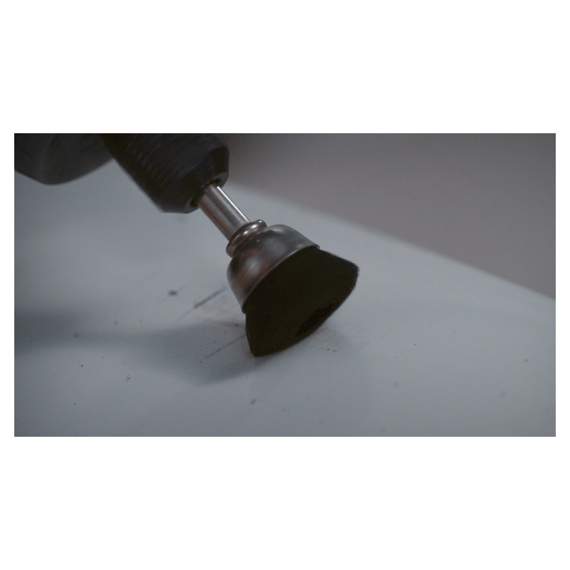 Perie cu peri din plastic pentru curatarea suprafetelor plane sau canalelor, 19 x 3.2 x 44 mm, DREMEL