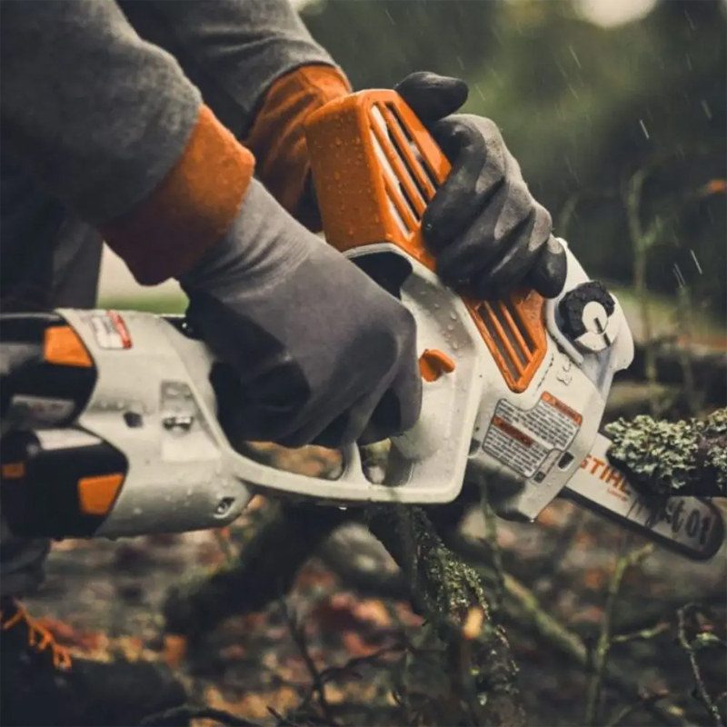 Electrofierastrau cu lant, cu acumulatori, Stihl, tip GTA40 Set (cu 2 acumulatori, incarcator si geanta transport), sistem AS