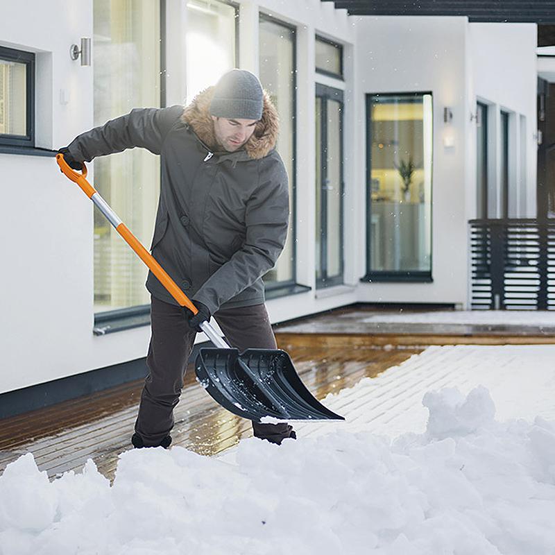 Lopata/impingator pentru zapada, SnowXpert Pusher, Fiskars