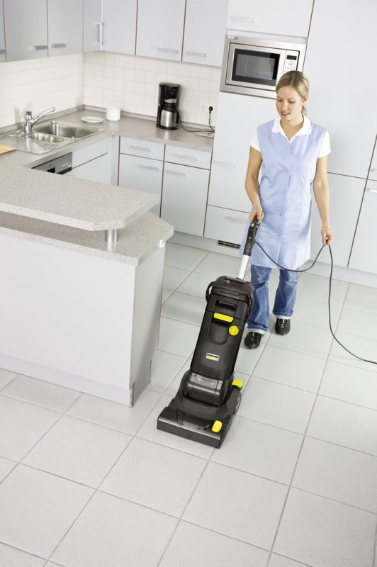 Masina de curatat pardoseli cu perie, Karcher BR 30/4 C Anniversary Edition, cadou rola microfibra