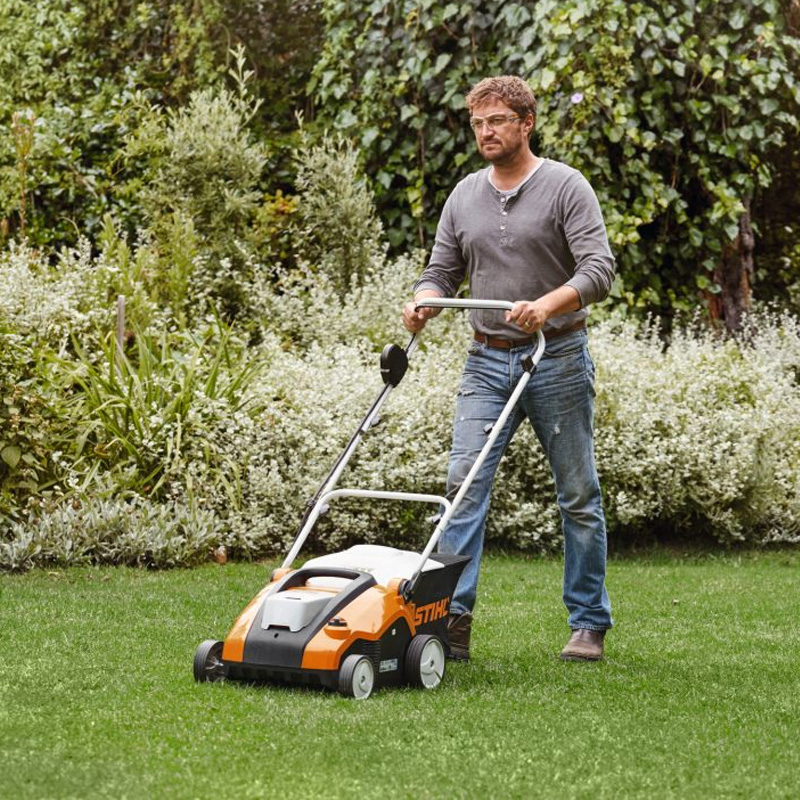 Scarificator de gazon cu acumulatori 36V Li-Ion sistem AK 5.0 Ah, 34 cm, 900 W, Stihl tip RLA 240.0 SET