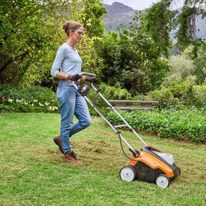 Scarificator de gazon cu acumulatori 36V Li-Ion sistem AK 5.0 Ah, 34 cm, 900 W, Stihl tip RLA 240.0 SET