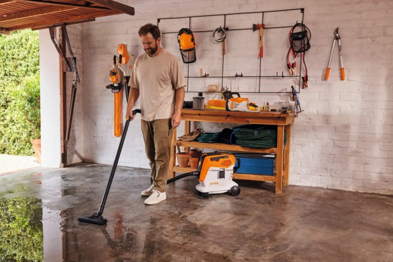 Aspirator uscat/umed compatibil cu acumulatori AK, SOLO, STIHL SEA60L