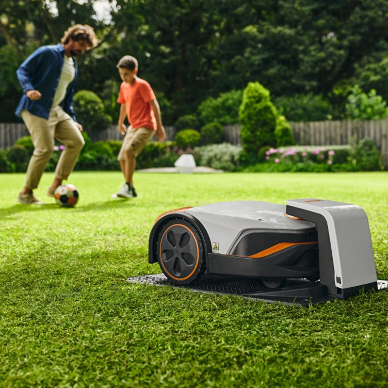 Robot electric de tuns gazonul STIHL iMOW 6.0, 3000mp, conexiune bluetooth