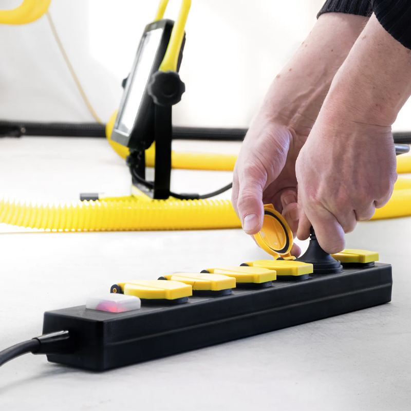 Prelungitor cu capace de protectie si comutator, 6 prize, 3x1.5mm / 2m, 230V, Trotec, tip PVP6