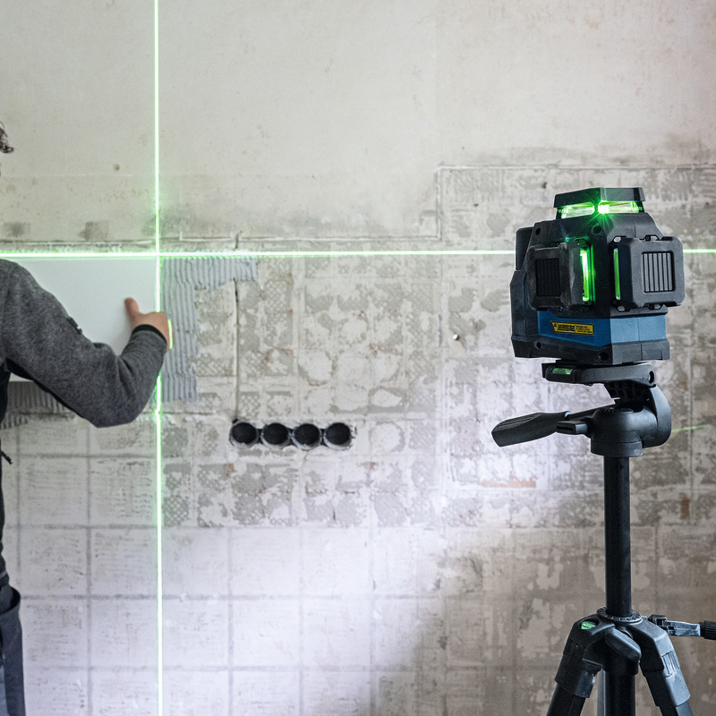 Nivela laser verde cu linii Bosch, tip GLL 12V-100-33 CG