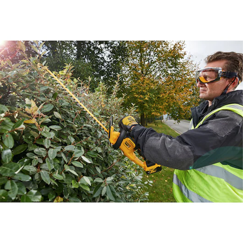 Foarfeca de tuns gard viu 55cm, 18V, 5.0Ah, Dewalt, tip DCM563P1-QW