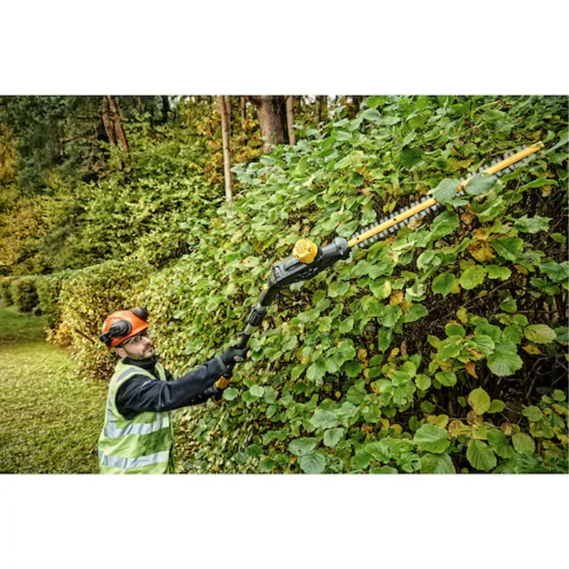 Foarfeca de tuns gard viu cu acumulatori 18V, 5Ah, telescopica, Dewalt, tip DCMPH566P1-QW