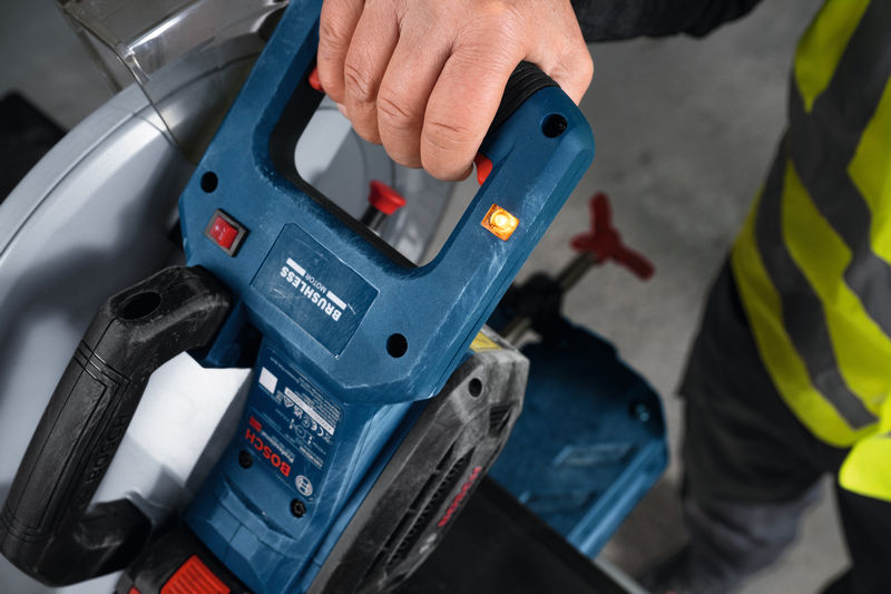 Debitor de metale cu disc abraziv si acumulatori, 355 mm, 12 V, SOLO, tip GCD 18V-355
