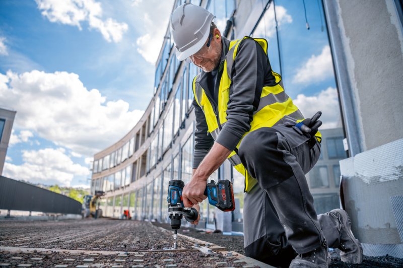 Masina gaurit/insurubat cu acumulator Li-Ion 18V, 150 Nm, SOLO L-boxx, tip GSR 18V-150 C Masina gaurit/insurubat cu acumulator Li-Ion 18V, 150 Nm, SOLO L-boxx, tip GSR 18V-150 C