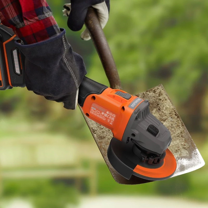 Polizor unghiular BLACK&DECKER, cu acumulatori 18V Li-Ion 1x 2.0Ah, 115mm, 7600rpm, tip BCG6L8D1S-QW