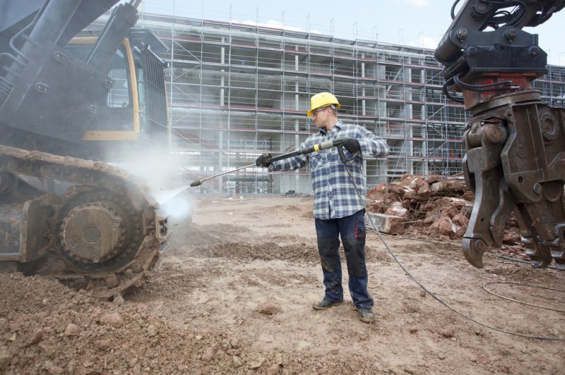 Aparat de spalat cu presiune cu motor termic (motorina) si incalzire, Karcher HDS1000De