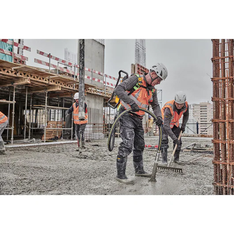 Vibrator de beton tip rucsac PowerPack, acumulator 55V, 540Wh, 10Ah si incarcator, Dewalt PowerShift, tip DCPS310