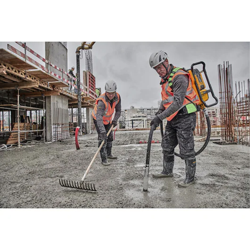 Vibrator de beton tip rucsac PowerPack, acumulator 55V, 540Wh, 10Ah si incarcator, Dewalt PowerShift, tip DCPS310