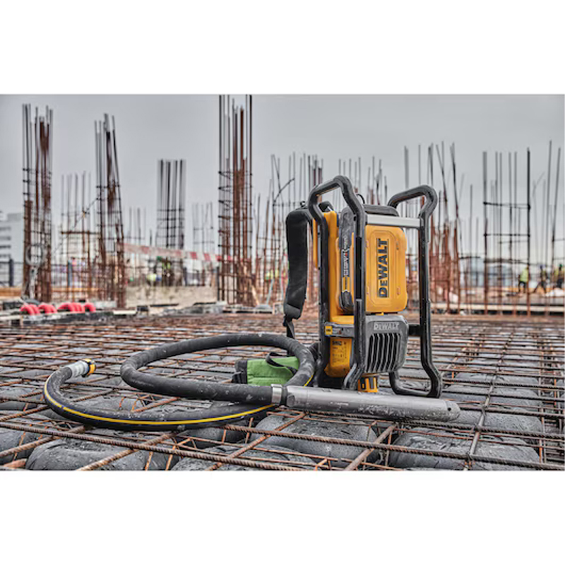 Vibrator de beton tip rucsac PowerPack, acumulator 55V, 540Wh, 10Ah si incarcator, Dewalt PowerShift, tip DCPS310