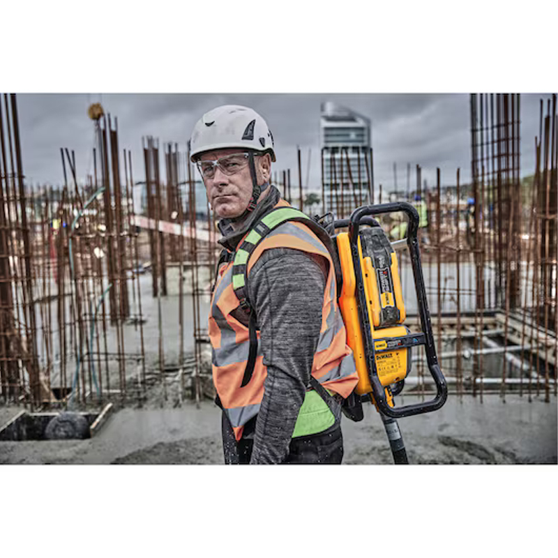 Vibrator de beton tip rucsac PowerPack, acumulator 55V, 540Wh, 10Ah si incarcator, Dewalt PowerShift, tip DCPS310