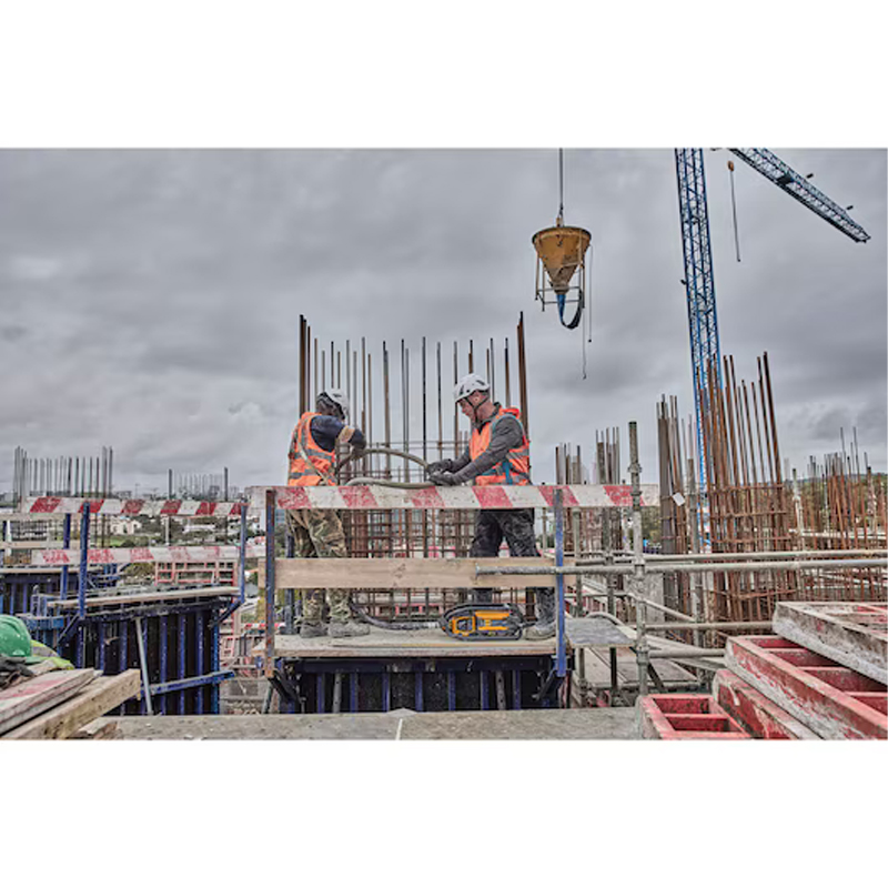 Vibrator de beton tip geanta PowerPack, compatibil cu acumulatori 55V, Solo, Dewalt PowerShift, tip DCPS320N-XJ