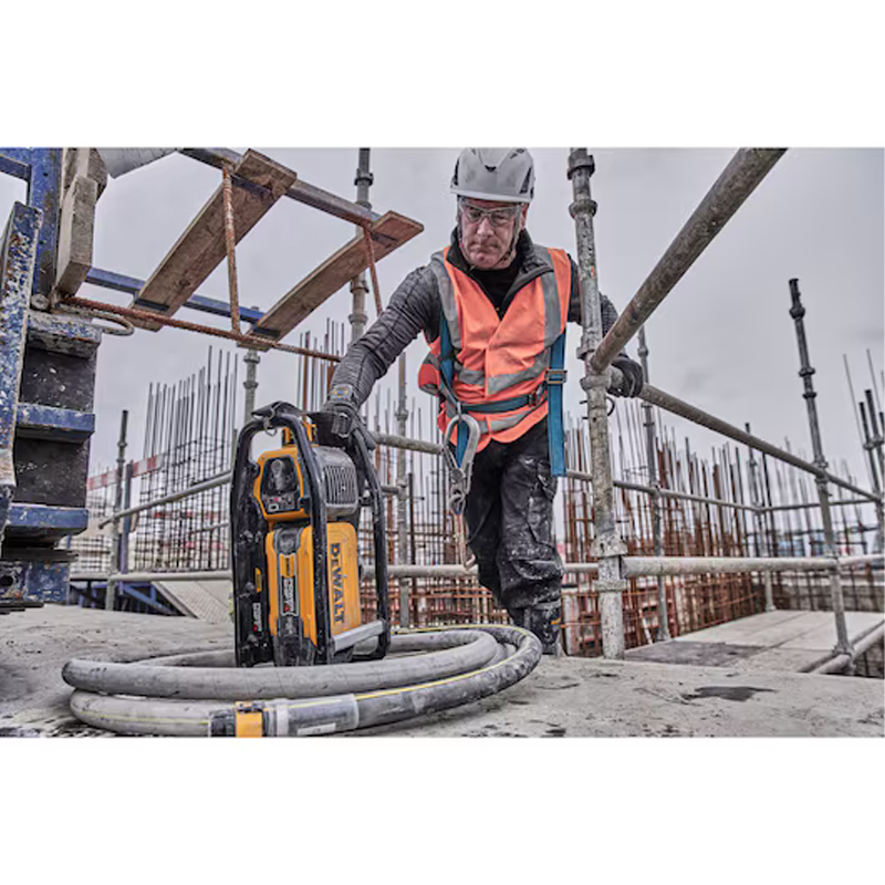 Vibrator de beton tip geanta PowerPack, compatibil cu acumulatori 55V, Solo, Dewalt PowerShift, tip DCPS320N-XJ