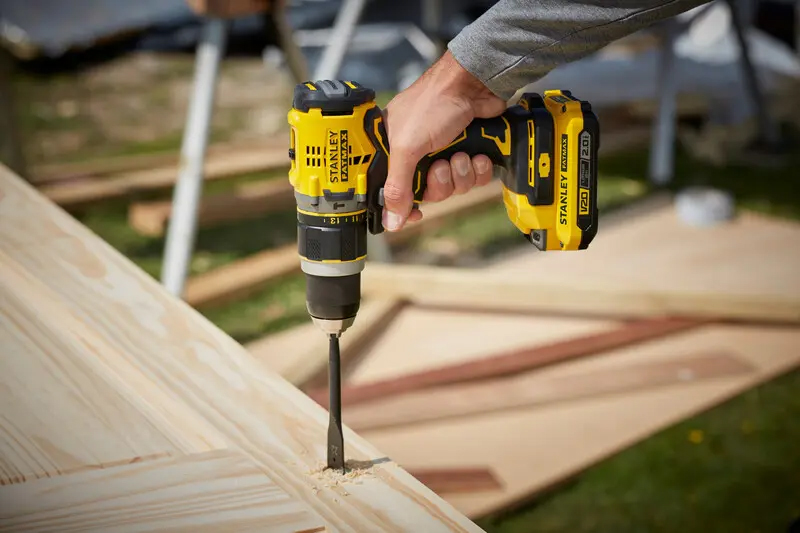 Masina de gaurit/insurubat cu percutie, 18V, 2 x 2.0Ah Li-Ion, 80 Nm, tip SFMCD711D2K-QW