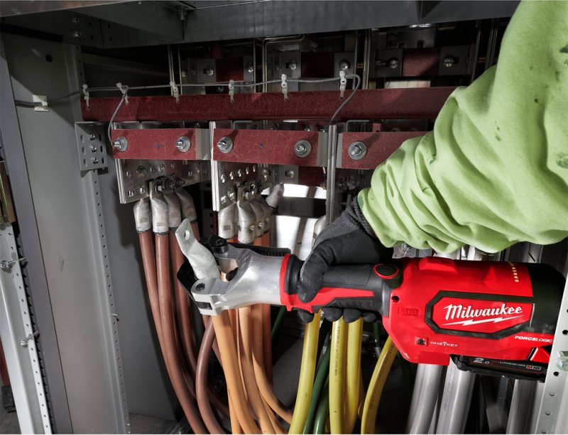 Presa hidraulica, sertizor fara bacuri M18™, 2x2Ah, FORCE LOGIC™ Milwaukee High Force, M18 HDCT-202C