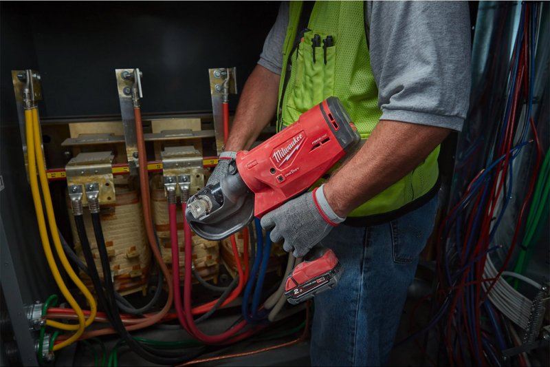 Presa hidraulica pentru sertizat cabluri 109kN, M18™, 1x5Ah, 1x2Ah, FORCE LOGIC™ Milwaukee High Force, tip M18 HCCT109/42-522C