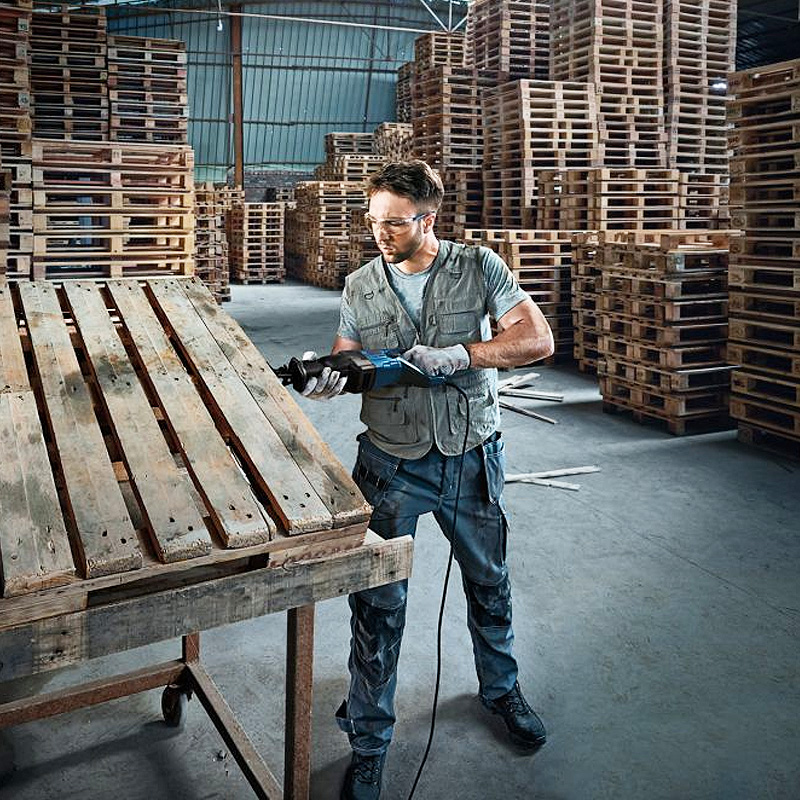 Fierăstrău sabie Bosch GSA 120 Professional – 1200W, tăiere rapidă lemn și metal