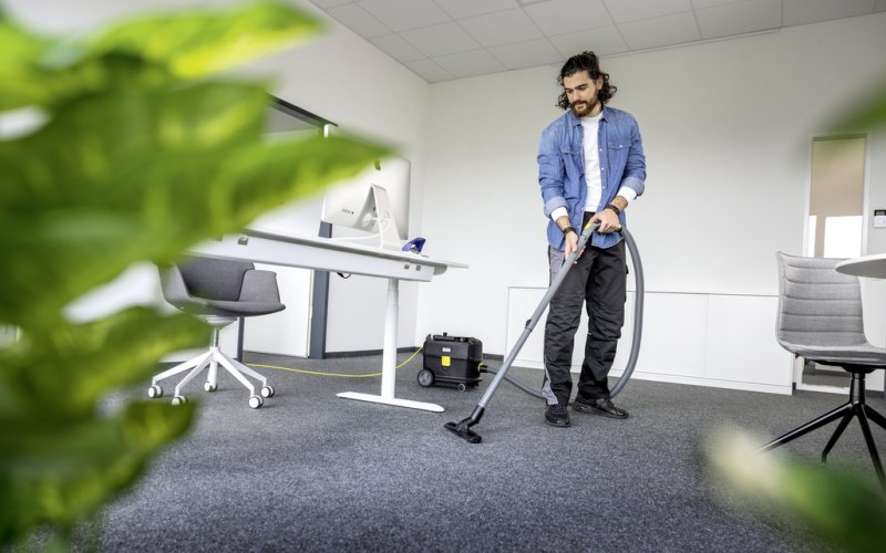 Aspirator uscat cu sac tip T 10/1 Adv HEPA Go!Further, cadou 10 saci