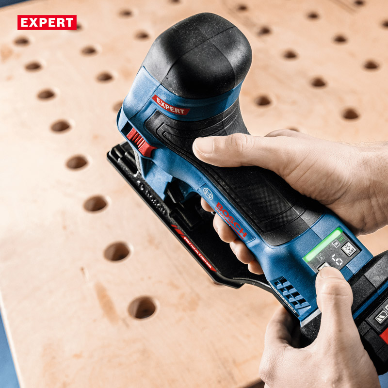 Fierastrau vertical (pendular) cu acumulatori 18V BOSCH Profesional EXPERT L-BOXX, 155 mm tip EXST 18V-155 B EXPERT (SOLO)