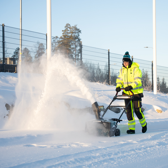 Freza pentru zapada compatibila cu acumulatori 18V XGT 40VMax, Makita, tip SN001GZ, SOLO