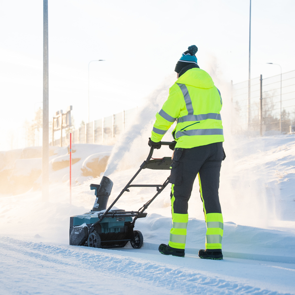 Freza pentru zapada compatibila cu acumulatori 18V XGT 40VMax, Makita, tip SN001GZ, SOLO