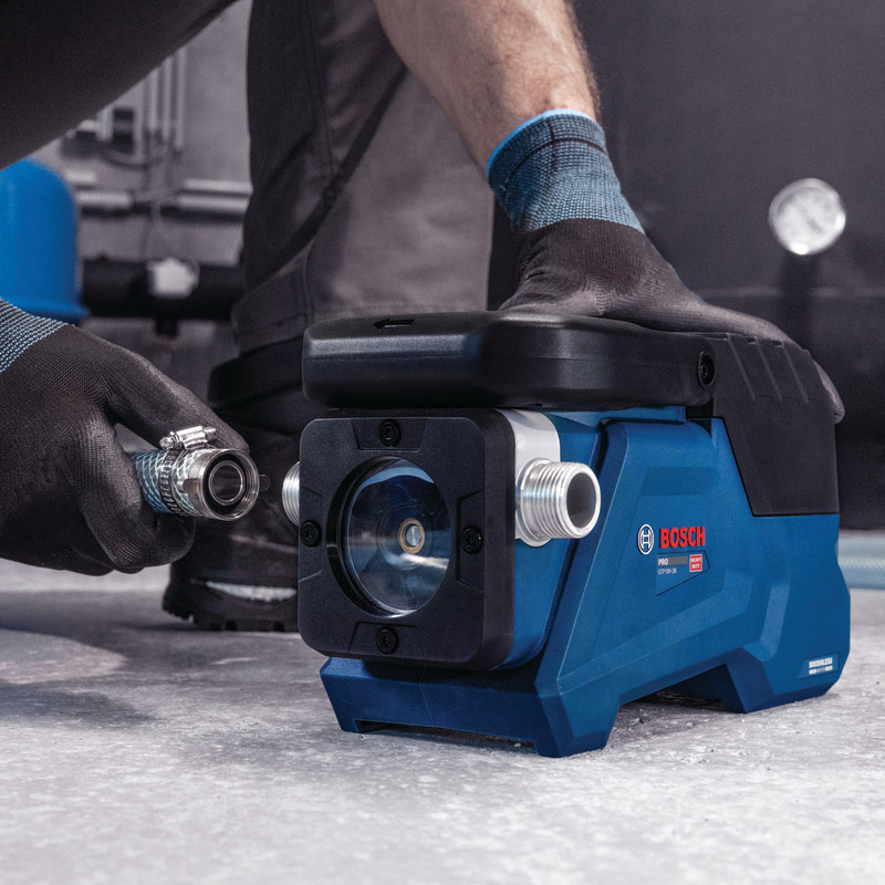 Pompa BOSCH cu acumulatori 18V pentru transfer lichide, 2800 l/h, SOLO, tip GTP18V-28