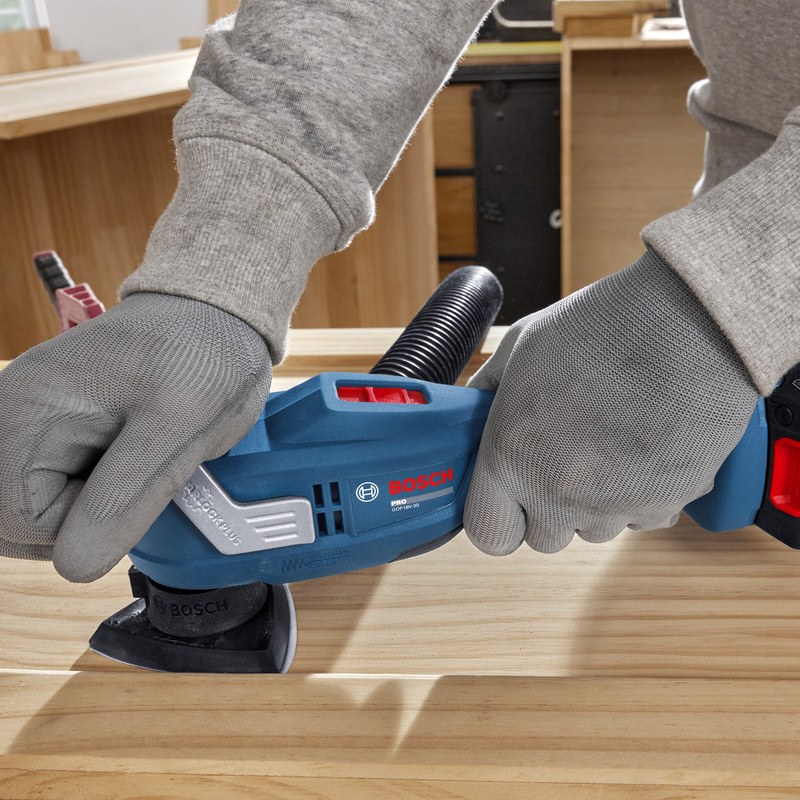 Masina multifunctionala oscilanta Multi-Cutter cu acumulatori 18V Bosch tip PRO GOP18V-30, BRUSHLESS, in cutie carton