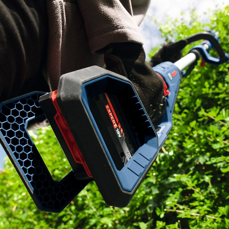 Foarfeca telescopica de taiat gard viu cu acumulator 18V Li-Ion BOSCH tip GHE 18V-50 FP, lama 50 cm