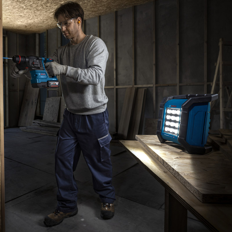 Proiector/lampa santier 18V Li-Ion BOSCH,1500 Lm, SOLO tip GLI 18V-1500