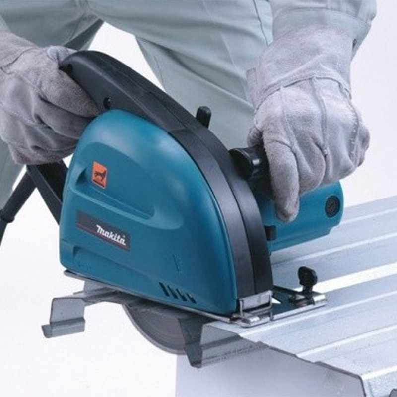 Debitor de metale (circular) cu disc placat Makita 4131