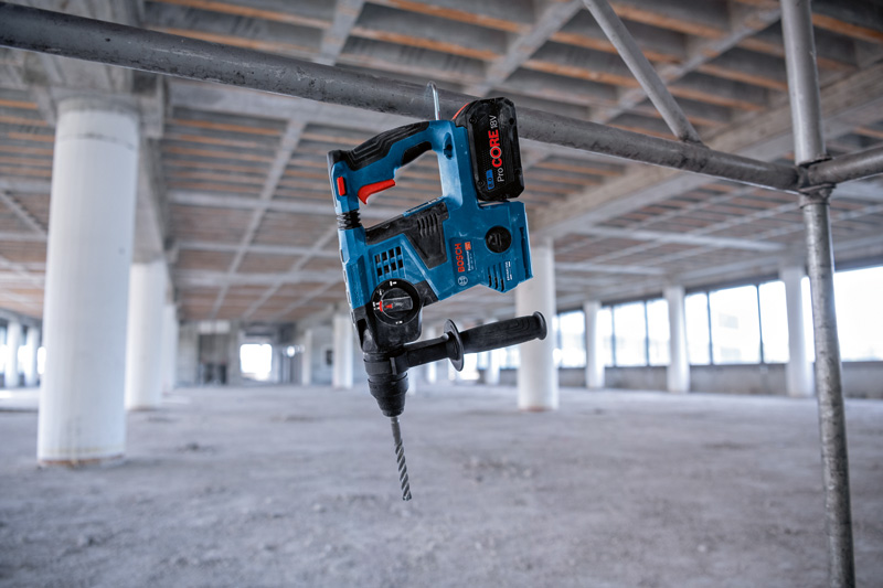Ciocan rotopercutor SDS-plus 18V, SOLO, mandrina metal, Vibration Control, KickBack Control, tip PRO GBH 18V-28 CF, BRUSHLESS