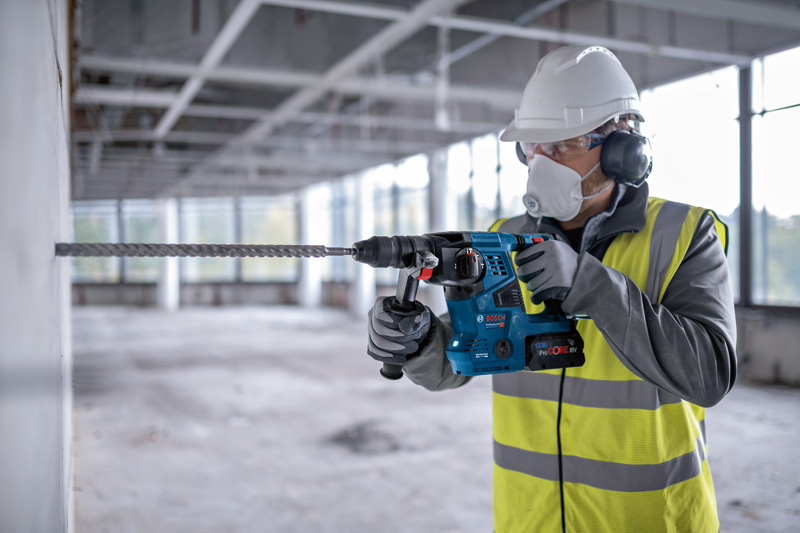 Ciocan rotopercutor SDS-plus 18V, SOLO, mandrina metal, Vibration Control, KickBack Control, tip PRO GBH 18V-28 CF, BRUSHLESS